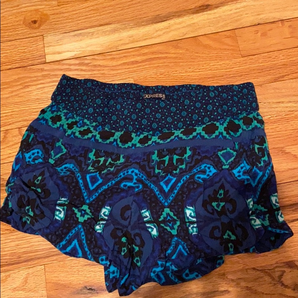 Express flowy shorts